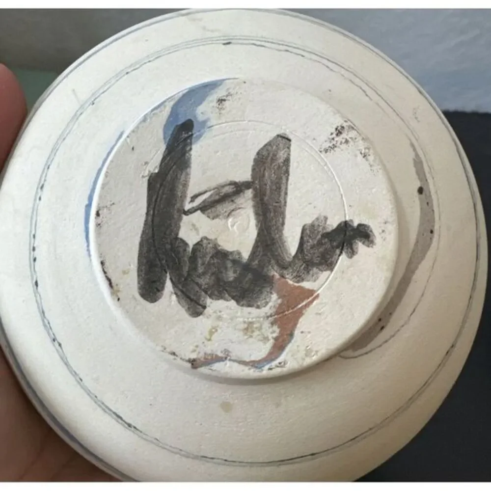 Small Pottery Vase,‎ Signed 4